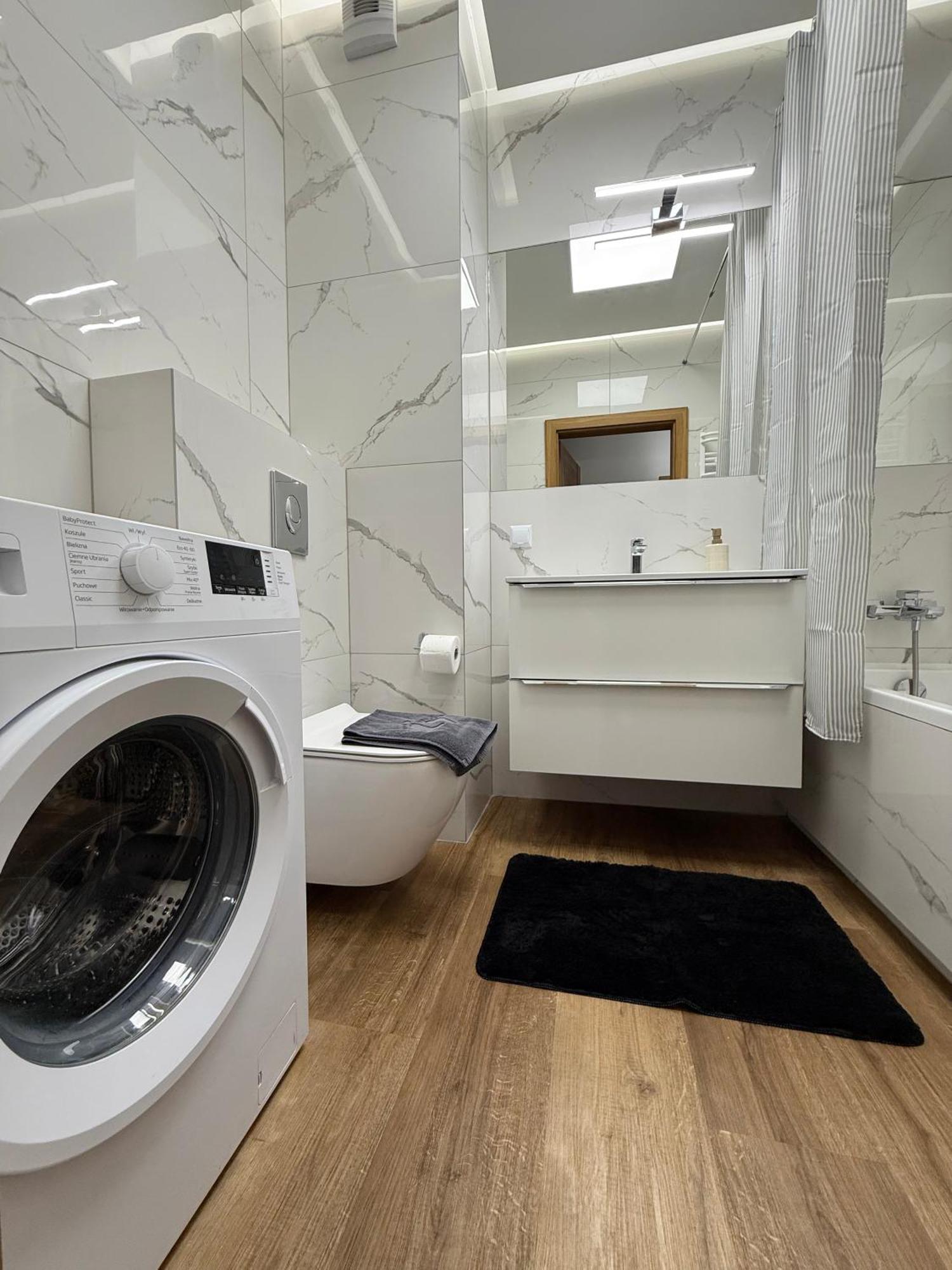 Relax Apartments - Gdansk Central & Parking Екстериор снимка